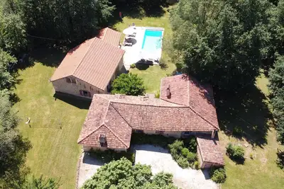 Image de Gîte de Charme avec piscine chauffée et jacuzzi dans un calme absolu
