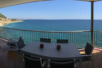 Image de Salou très bel appart climatisé 1ère ligne mer, wifi, accès direct mer, Garage