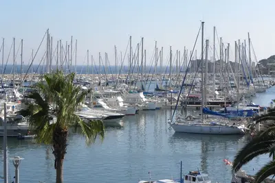 Image de Appartement  2 Pièces Climatisé + Terrasse Résidence avec Piscine