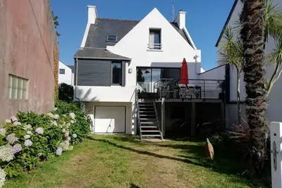 Image de Maison de centre bourg avec jacuzzi, proche des plages et des commerces.