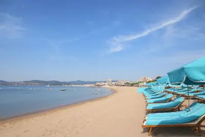 Image de A \"2\" pas du sable fin, T3 proche de tout, clim, Wifi fibre, 2terrasses, parking
