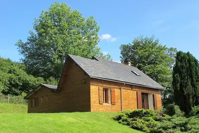 Image de Maison  bois le bruit des oiseaux  sur propriété calme avec pêche gratuite