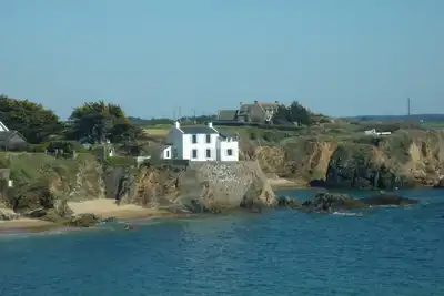 Image de Maison les pieds dans l'eau. Accès privé à la plage