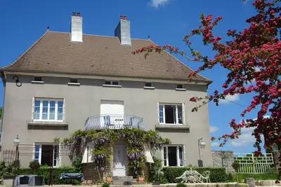 Image de Entre Morvan et vignes maison de famille et son étang privé