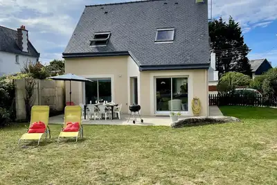 Image de « Ty Menez » Maison très agréable et claire, 200 m de la plage avec jardin clos.