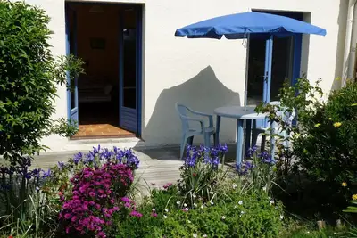Image de T2 Rez de jardin au calme, plein sud, près  mer, nuitées possibles hors saison