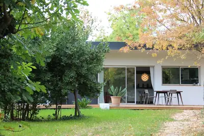 Image de Villa au calme d'une oasis de verdure