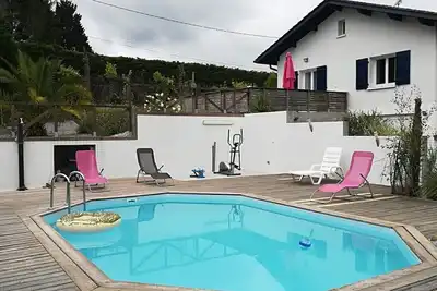 Image de Maison\/Piscine A 10 Mn De Biarritz Et A 5 Mn De Bayonne