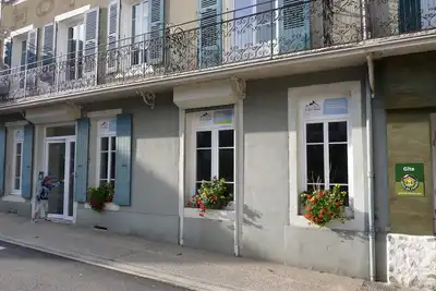Image de Le Petit Chartreux : maison de village 10 \/12 personnes
