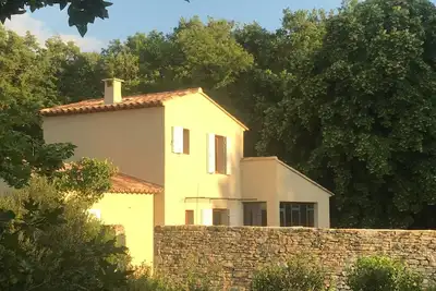 Image de Mazet au pied du Luberon