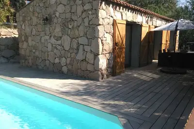 Image de Bergerie Nepita, Oasis rustique avec piscine privée.