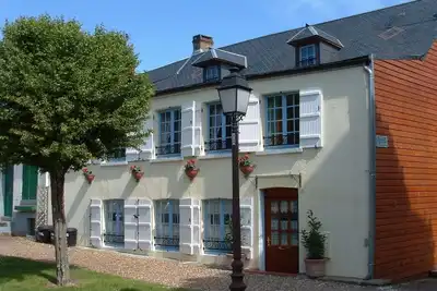 Image de Maison de ville 18eme (, 5 chambres), proches de la mer.
