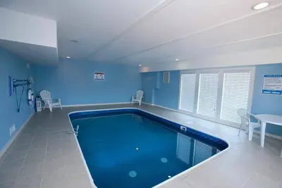 Bear's Bliss à Pigeon Forge #inoubliable 2 chambres avec piscine intérieure, jeux et théâtre complet!
