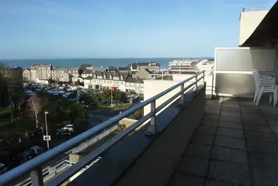 Image de appartement dans résidence calme près des commerces et de la mer