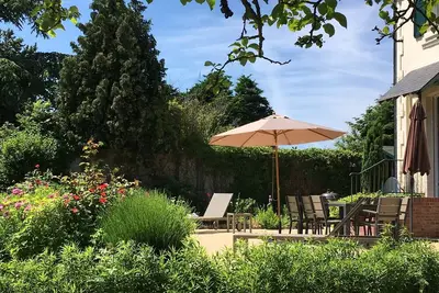 Image de Rare! Maison de charme 4⭐, à 5mn de la mer, grand jardin, 10 personnes.