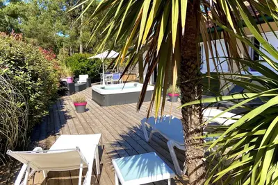 Image de Jolie Villa Jacuzzi CHAUFFÉ, Wifi, rénovée 2018 face au golf Lacanau-Ocean 6 p
