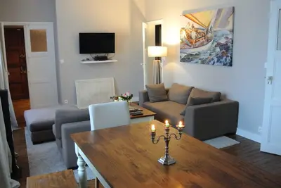 Image de T4 3 chambres rénové avec ascenceur St Malo intra muros 50 mètres plage du Môle
