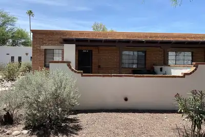 Image de Villa entièrement meublée, 2 chambres \/ 1 salle de bain maintenant disponible pour 2020 à Green Valley, Az.