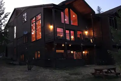 Image de Station de ski de Whitefish Mountain, maison de ville de luxe de 3500 pieds carrés ski in ski out