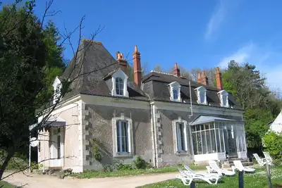 Image de Manoir tourangeau et pavillon troglodyte