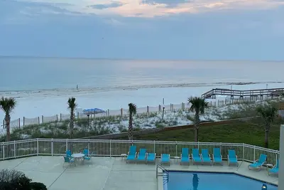 Image de Perdido Sun / 6 personnes / Front du Golfe / 4ème étage / piscine intérieure et extérieure / bain à remous