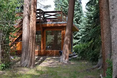 Image de Lemmon Lodge: retraite au bord de l'eau, vue magnifique sur le lac et la montagne, près de la ville