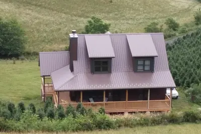 Image de Un chalet de montagne unique dans une ferme avec une grande pêche, des sentiers et des parcs à proximité