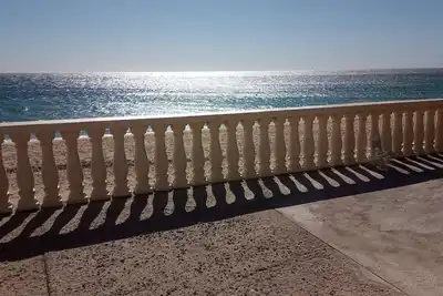 Image de Spécial hiver / nuit gratuite au bord de la mer 4 chambres / 4 salles de bain 2 invités séparés casitas
