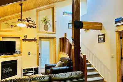 Image de Emplacement au centre-ville! Vos vacances de rĂŞve peuvent commencer ici!