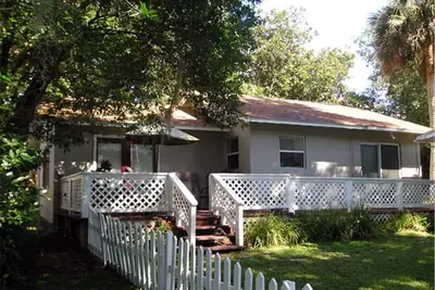 Image de High Hedges Cottage - Près du centre-ville de Mt Dora