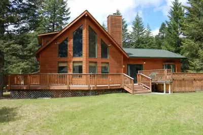 Image de Grande maison familiale pour animaux de compagnie à Fairmont avec bain à remous. (frais de nettoyage inclus)