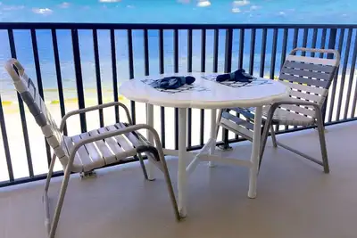 Image de Wow Voir! Gulf Front 75ft à Gulf 2bd / 2bth Piscine chauffée Wifi près de Johns Pass