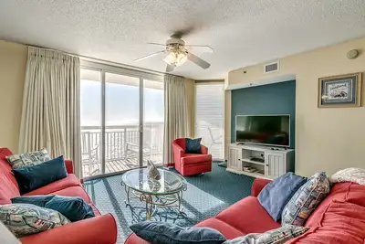 Image de Crescent Shores 1711, Condo 3 Chambres sur la Plage, Bain à Remous et Connexion Wi-fi Gratuite!