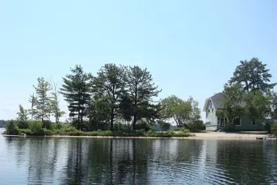Image de Petit lac Sebago - Sandbar privé avec une plage de sable blanc-plein soleil