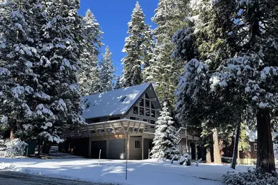 Image de West Shore Lake Tahoe Beaut. 4br 2ba Large Deck & Lawn Excellents avis