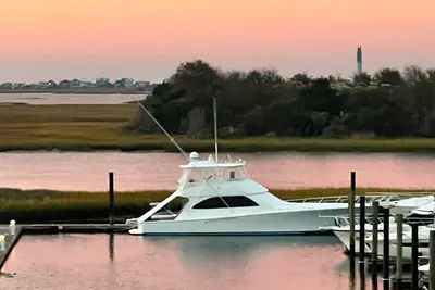Image de Pas De Frais CACHÉS! Southport Waterfront Condo, à pied du centre-ville et Yacht Basin