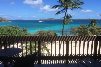 Image de Isle Be Back - Villa sur deux niveaux élégamment rénovée sur la plage de Sapphire
