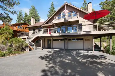 Image de Maison familiale Northshore Tahoe avec vue