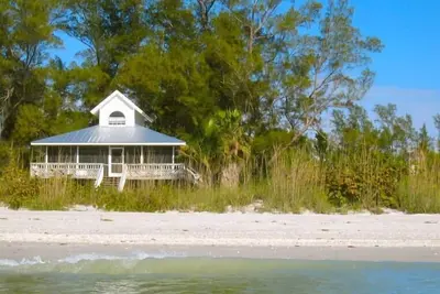 Image de Automne SPÉCIAL! Sea Star Beach House: directement sur la plage!