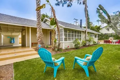 Image de Moderne Beach Bungalow maison à thème est à quelques blocs de la plage!