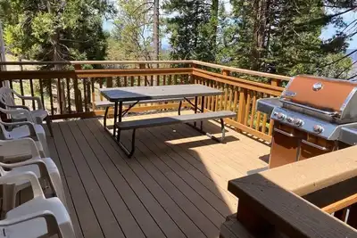 Image de Vues mystiques maintenant avec Climatisation! ! Soyez le premier à séjourner dans notre spacieuse maison de 3 c. . .