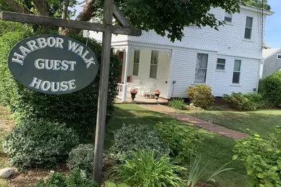 Image de Promenez-vous de votre maison familiale à la plage, au centre-ville ou à Wychmere Resort