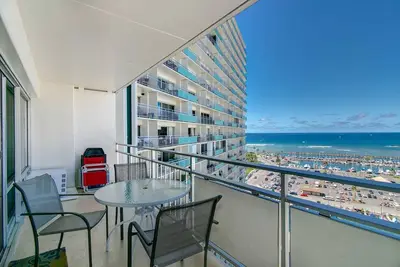 Ilikai1504 Ocean / Sunset / Marina Views 2 lits doubles, canapé-lit