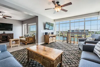 Image de Condo incroyable avec des vues à couper le souffle!