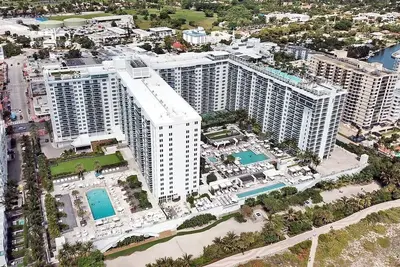 Image de Impressionnant 1 chambre avec vue sur l'océan sur la plage