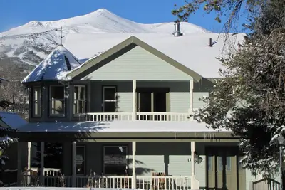 Maison du centre-ville de 4 chambres dans le quartier historique, avec une vue imprenable sur la montagne