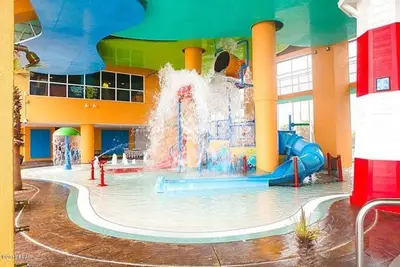 Image de Unité de condo Splash populaire au 2e étage en bord de mer. Service de plage saisonnier inclus *