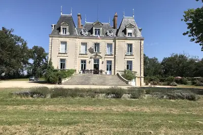 Image de Château de luxe avec piscine privée, tennis et golf par 3