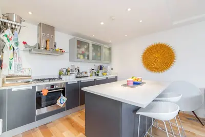Central & Secure 2br 2Bath à quelques minutes du London Eye!