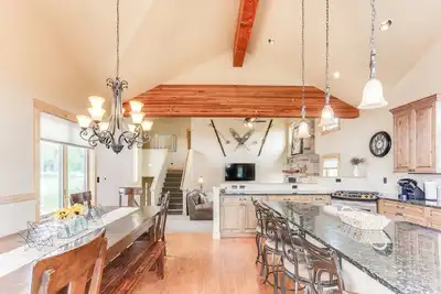 Image de Belle, récent 5 Niveau Luxury Mountain Home - Grande Summit Lodge